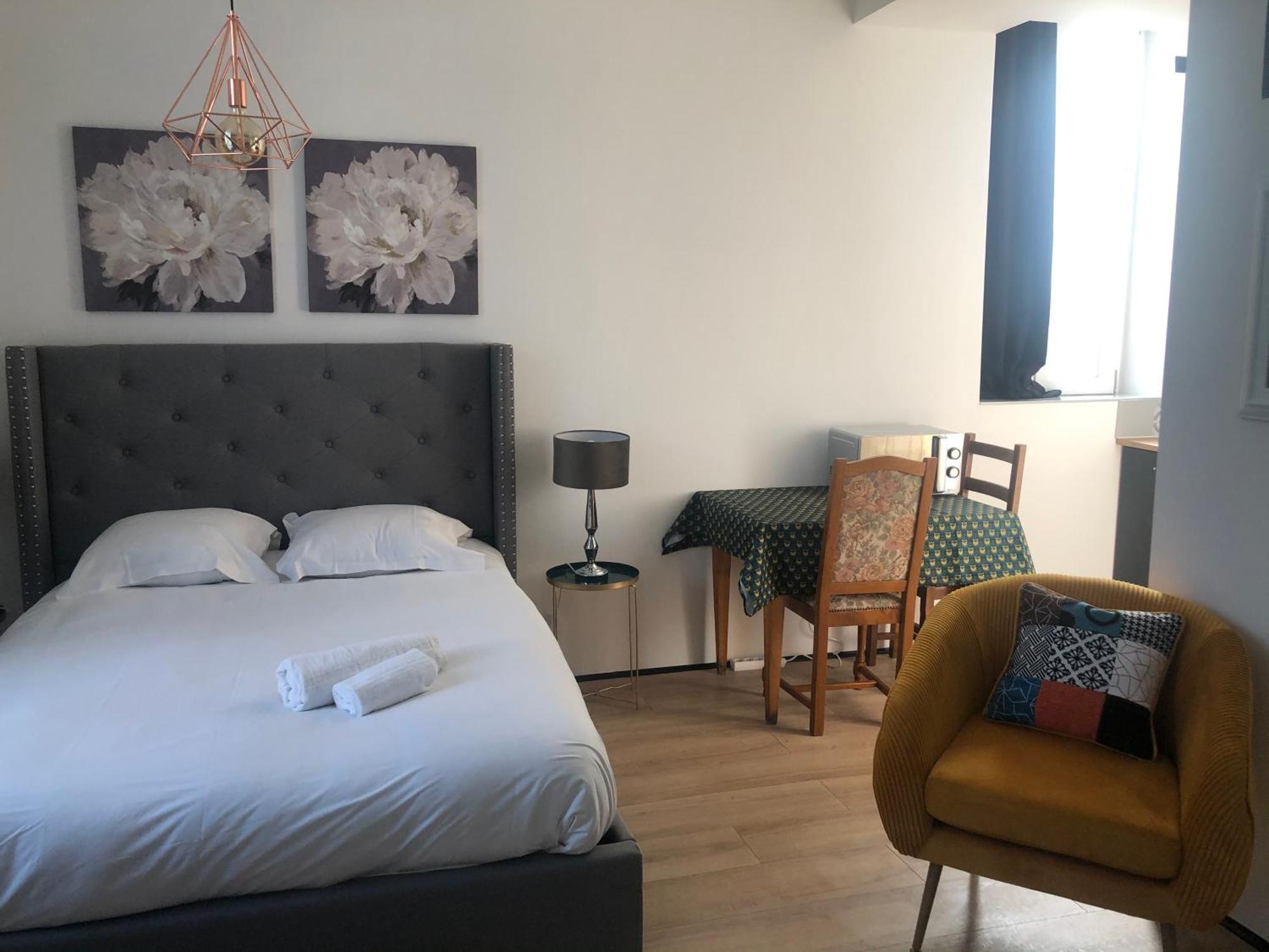 Appartement Sainte Cecile 2- Elegant, Idealement Situe